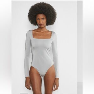 Aritzia Original Contour Square Neck Bodysuit